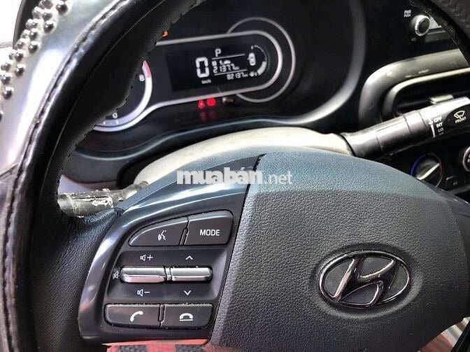 Hyundai Grand i10 2022 Tự động Đỏ 21371 km