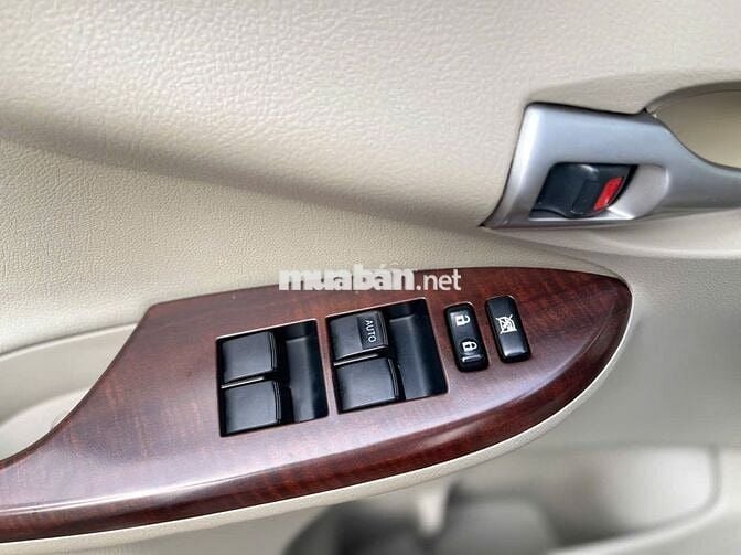 Corolla Altis 2.0V 2013 đẹp và chất.