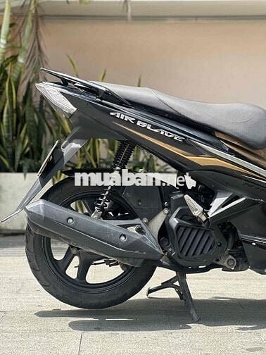 Honda Air Blade 125 2015 Đen, Vàng đồng 25000 km