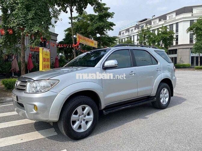 Toyota Fortuner 2011  Maý Dầu màu Bạc 17 vạn