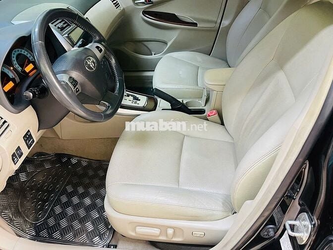 Corolla Altis 2.0V 2013 đẹp và chất.