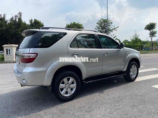 Toyota Fortuner 2011  Maý Dầu màu Bạc 17 vạn