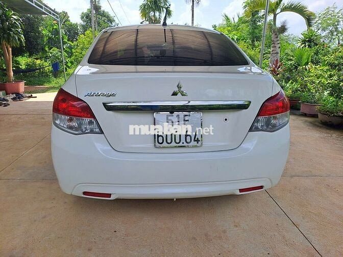 Mitsubishi Attrage Trắng Thái Lan