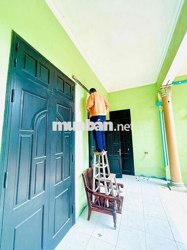 Cho thuê Nhà 3 tầng sân vườn siêu rộng giáp Thanh Trì