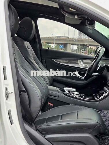 Mercedes-Benz E300 AMG 2019 Trắng 50.000 km