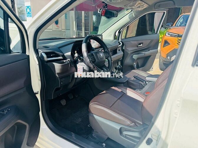 Toyota Avanza Premio 2025 Số sàn 7 chỗ Trắng