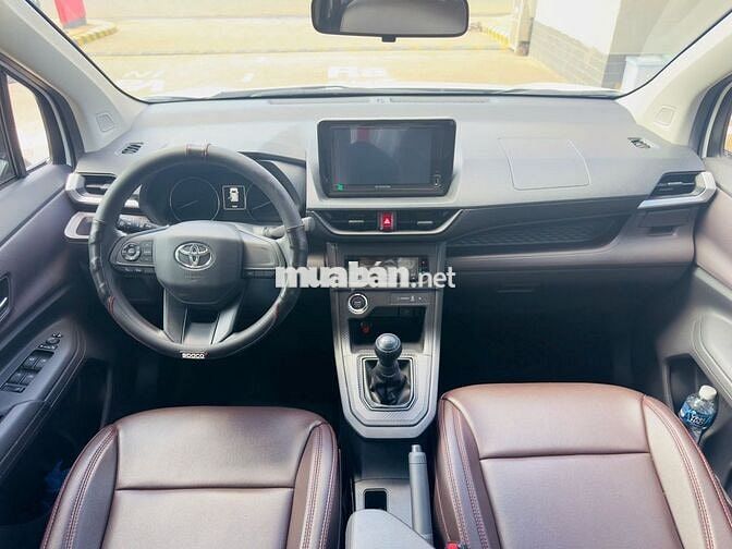 Toyota Avanza Premio 2025 Số sàn 7 chỗ Trắng