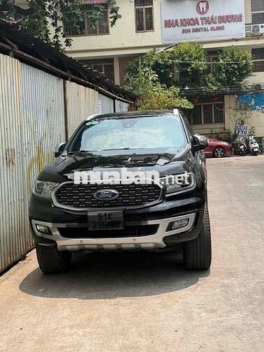 Ford Everest Titanium 4x4 2022 Dầu - 7 Chỗ