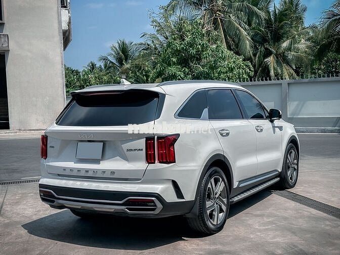 Kia Sorento 2022 2.2D Signature Trắng 07 chỗ