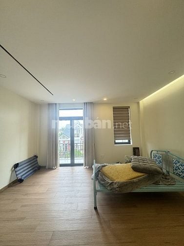 Bán nhà HXH sát Ni Sư Huỳnh Liên, Tân Bình, 5.35x16, 4 tầng, 10 tỷ nhẹ