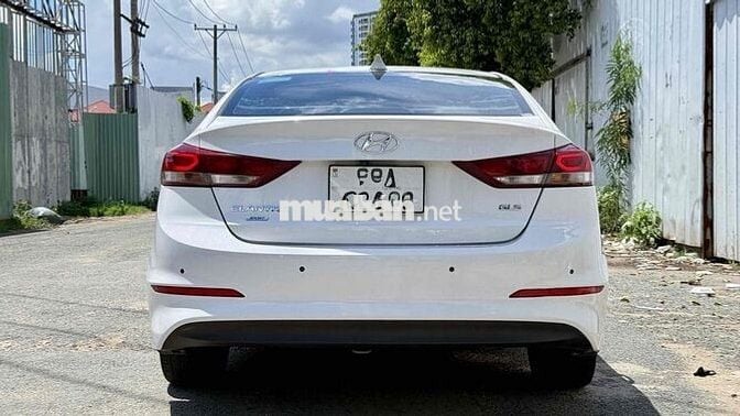 Hyundai Elantra 2.0 Sport 2018 67000 km Trắng