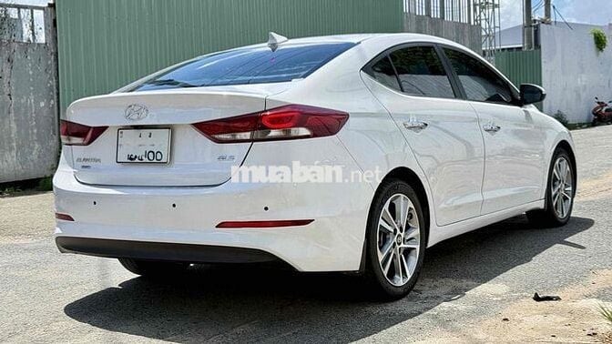 Hyundai Elantra 2.0 Sport 2018 67000 km Trắng