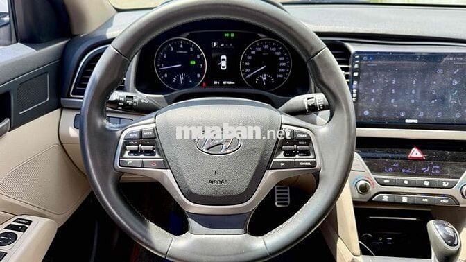 Hyundai Elantra 2.0 Sport 2018 67000 km Trắng