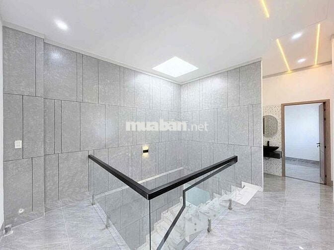 Bán nhà p. Tân Phong kinh doanh. Gần chợ Phúc Hải