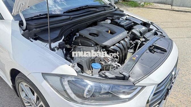 Hyundai Elantra 2.0 Sport 2018 67000 km Trắng
