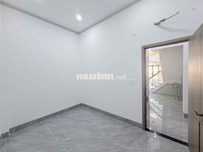 Bán nhà p. Tân Phong kinh doanh. Gần chợ Phúc Hải