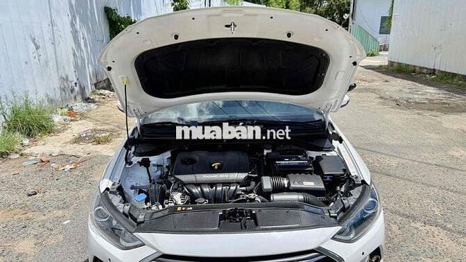 Hyundai Elantra 2.0 Sport 2018 67000 km Trắng