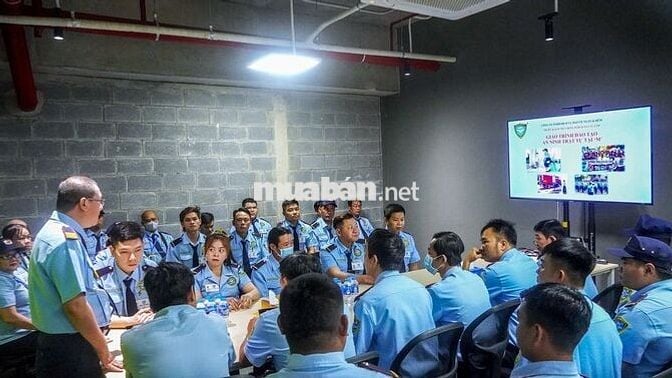 Bảo vệ trường đại học, đóng đủ BHXH (Nam và Nữ)