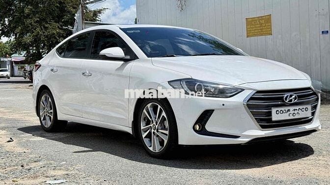 Hyundai Elantra 2.0 Sport 2018 67000 km Trắng