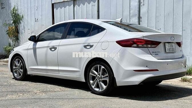 Hyundai Elantra 2.0 Sport 2018 67000 km Trắng