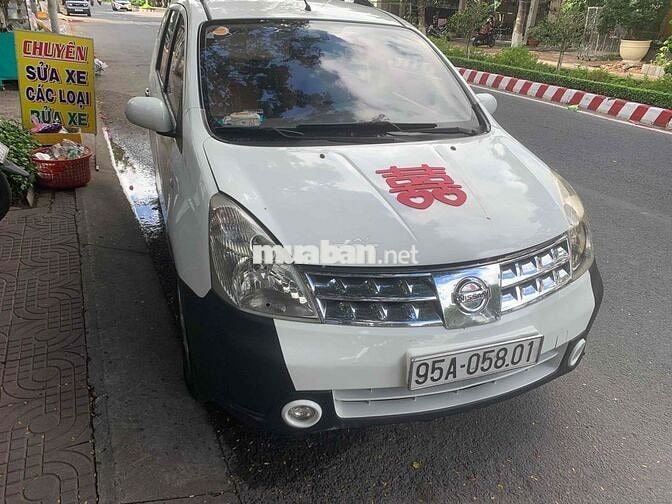 Nissan Livina 2011 Tự động Trắng nhập nhâtk