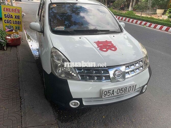 Nissan Livina 2011 Tự động Trắng nhập nhâtk