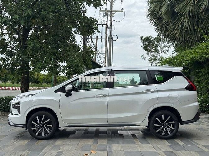 Mitsubishi Xpander 7 chỗ trắng