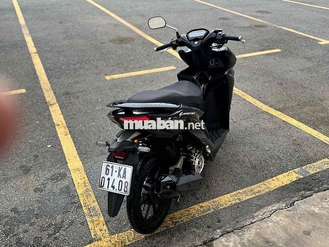 Em cần bán vario 125 vin 2022 đi 16.000 km