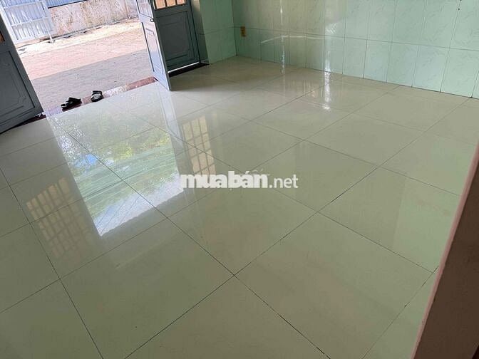 Cho thuê kho 12 x35-420 m ( co nhà cấp 4 )-2 phong sach sẽ-giá 16 tr