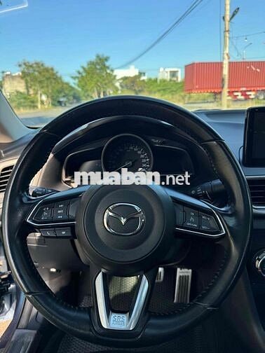 Mazda Mazda3 2017 Xanh Cavansite 9 vạn km