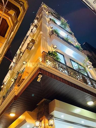 Bán Gấp Nhà Võng Thị Lô Góc 26 Tỷ 80 m2 , 7 Tầng Thang Máy  