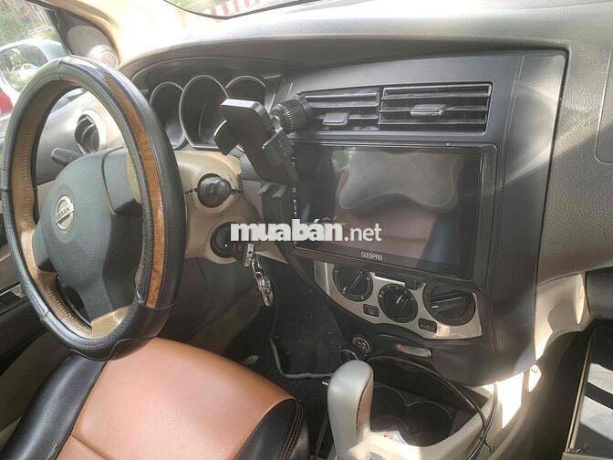 Nissan Livina 2011 Tự động Trắng nhập nhâtk