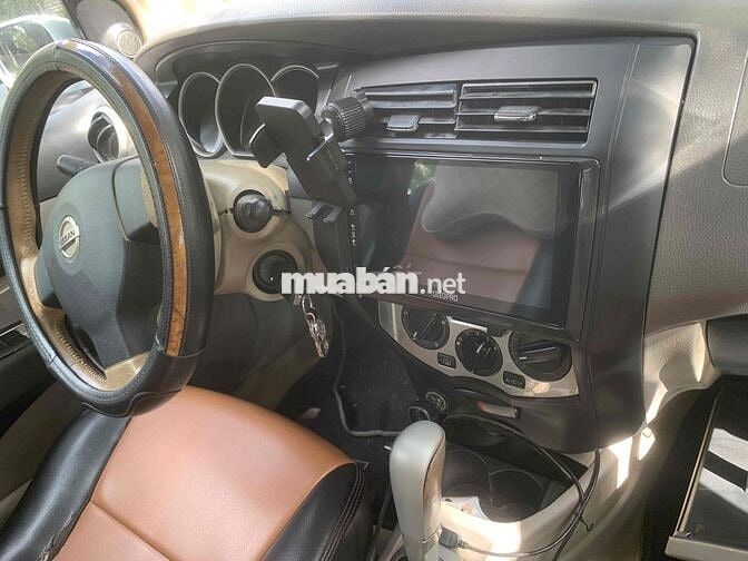 Nissan Livina 2011 Tự động Trắng nhập nhâtk