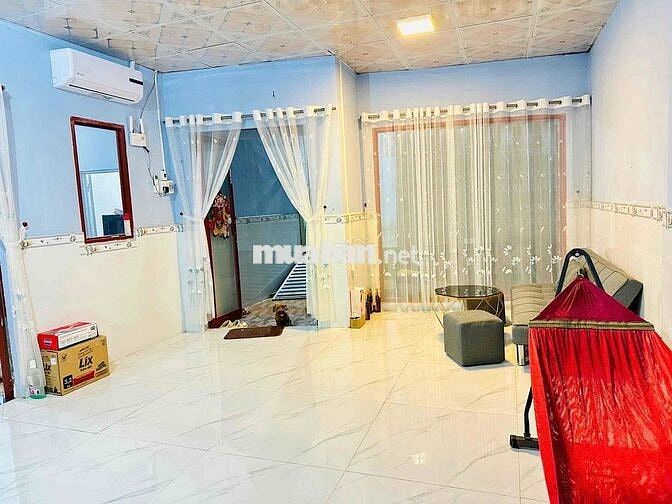 Nhà lộ nhựa full thổ cư cách HL18 chỉ 200m