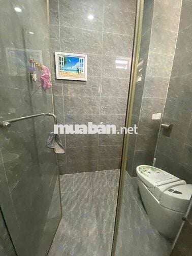 Mình có phòng mặt tiền đường CMT8 Trấn Biên, đường lớn đậu xe hơi thoả