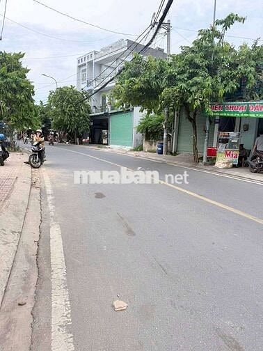 Cho thuê mặt bằng đường buôn bán nhỏ lẽ và ở gia đình, bà điểm hóc môn