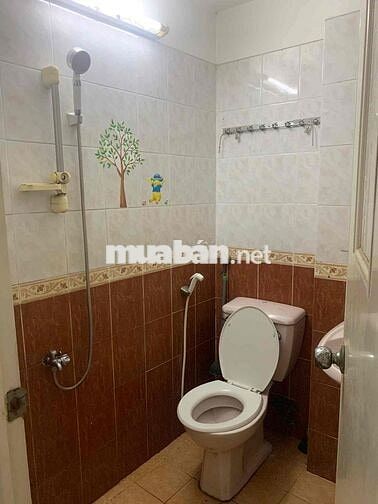 NHÀ NGUYÊN CĂN THÀNH THÁI – TRUNG TÂM QUẬN 10 – 4PN RỘNG RÃI + 3PN