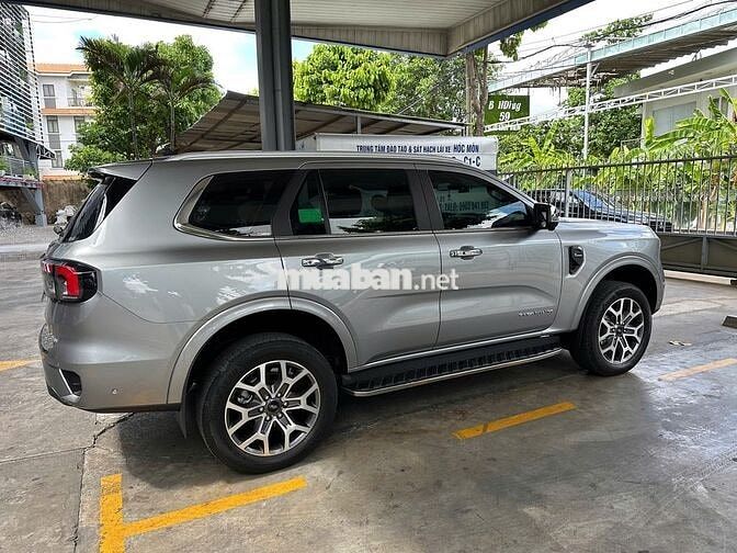 Ford Everest Titanium 2022 4x4, 26.000km, vay 75%