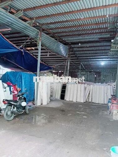 Kho 1500m2 điện Ti đường xe tải