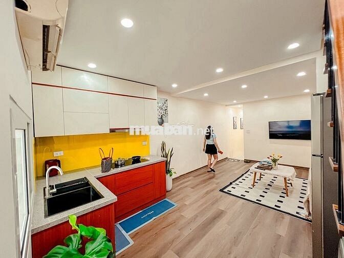 Căn TT Giảng Võ, ô tô vòng , sát Vinhome, sổ CC, tặng NT mới, 80m2*3PN