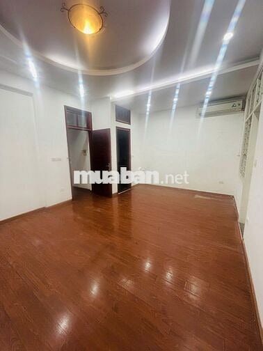 Cho thuê căn nhà 100M x 4 Tầng - Khu đô thị  Dịch Vọng -Cầu Giấy.