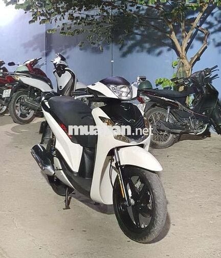 Honda SH 2012 Trắng Việt kiều Ý