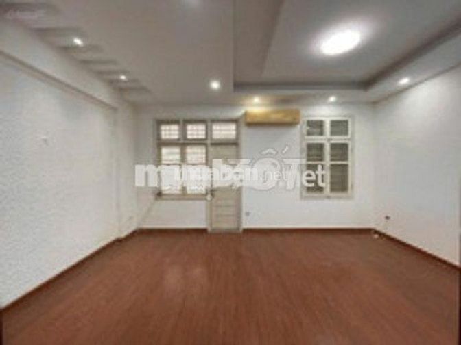 Cho thuê căn nhà 100M x 4 Tầng - Khu đô thị  Dịch Vọng -Cầu Giấy.