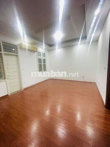 Cho thuê căn nhà 100M x 4 Tầng - Khu đô thị  Dịch Vọng -Cầu Giấy.