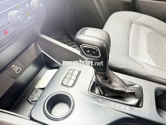 Ford Ranger XLS AT 2023 Số tự động Dầu Nâu