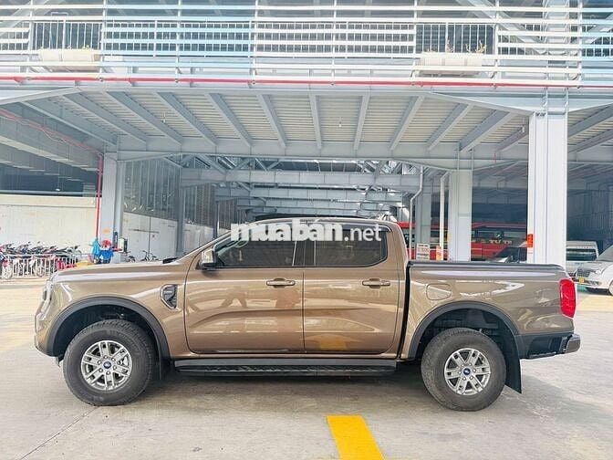 Ford Ranger XLS AT 2023 Số tự động Dầu Nâu