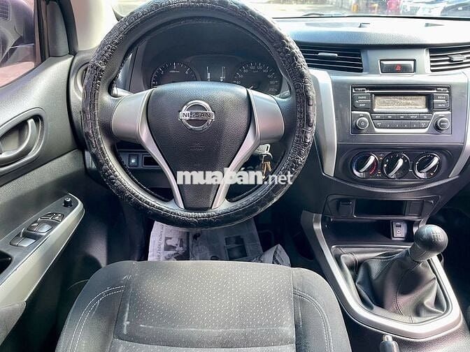 Nissan Navara E 2016 Xám Titan - nhập Thái