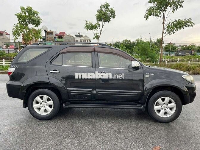 Toyota Fortuner 2010 Xăng Tự động Đen