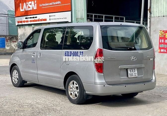 Starex 2011 Xám Titan 9 chỗ Nhập Hàn Quốc