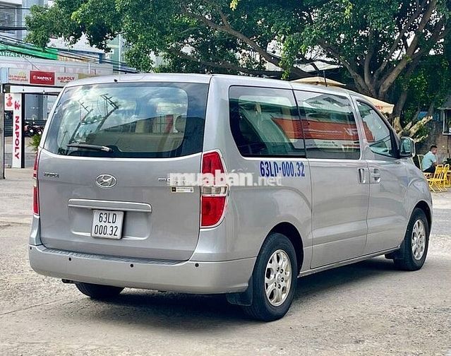 Starex 2011 Xám Titan 9 chỗ Nhập Hàn Quốc